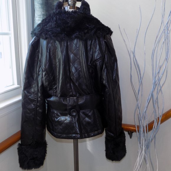 26 INTERNATIONAL Black Faux Leather & Fur Quilted Coat Size Medium - Picture 2 of 3